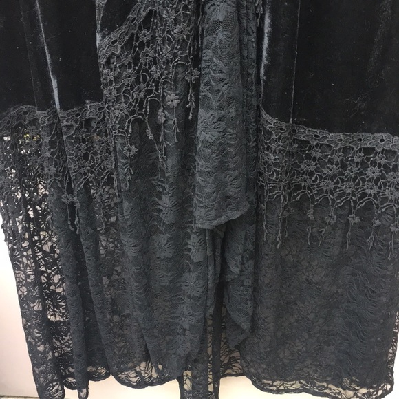 NWOT Priestess Robe, purchased brand new in Salem, Massachusetts - Picture 4 of 16